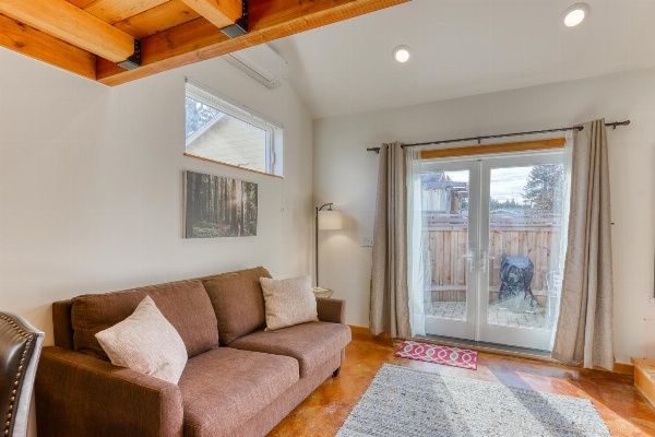 Sequoia Cottage image 1