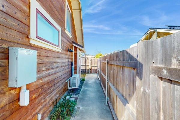 Sequoia Cottage image 21
